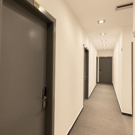 Aglon Twin'S Hotel فلورا المظهر الخارجي الصورة