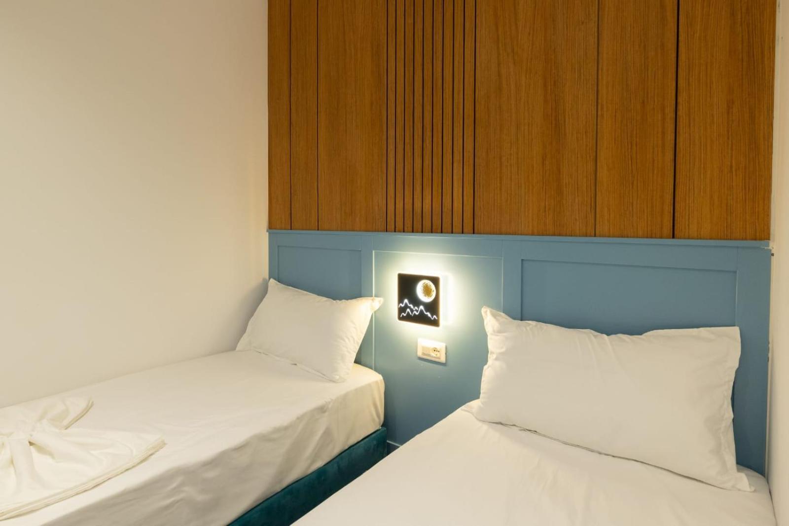 Aglon Twin'S Hotel فلورا المظهر الخارجي الصورة